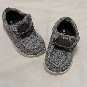 Old Navy Kids Gray Loafers. Size 5. NWOT